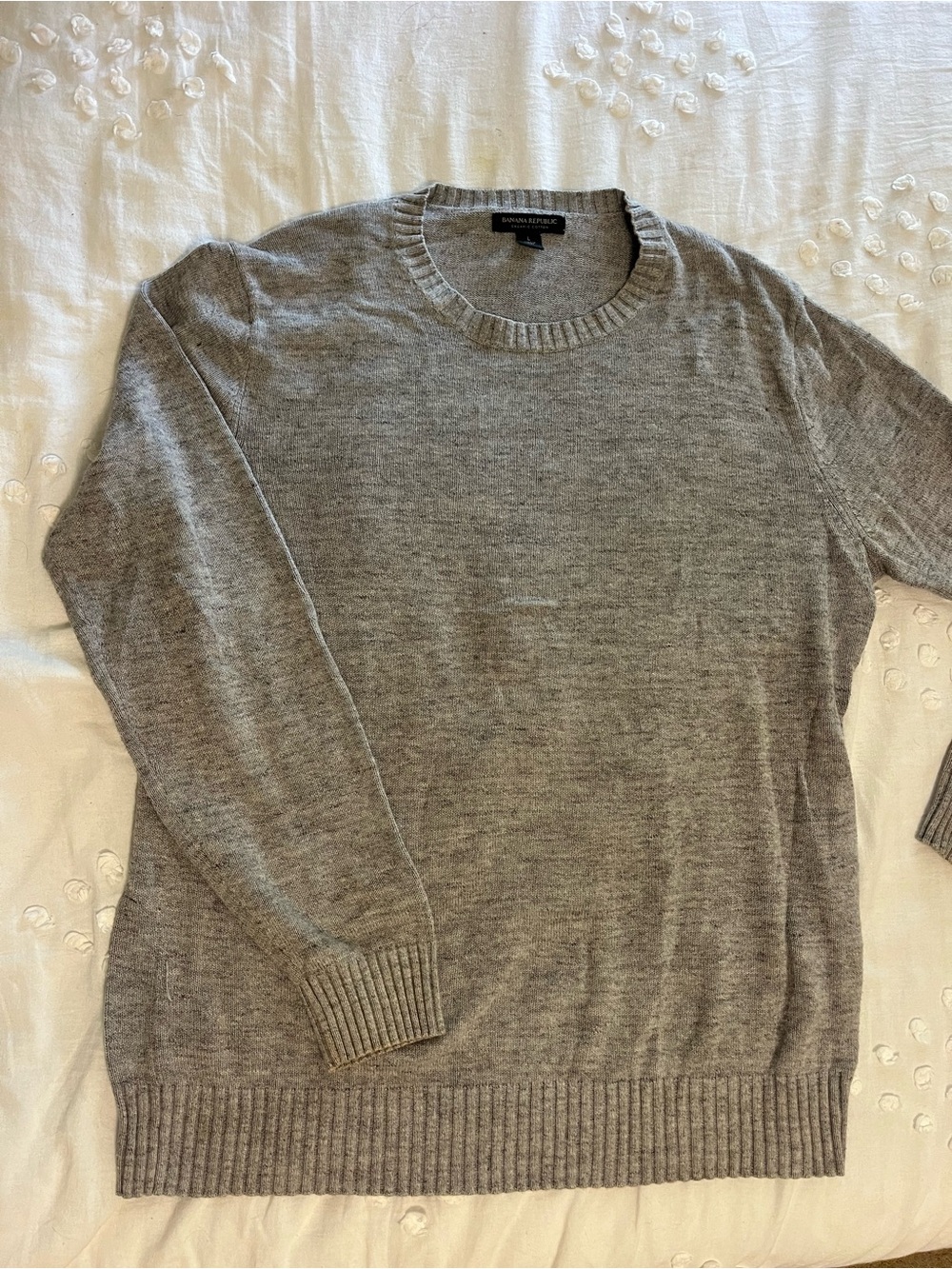Banana Republic Men's Light Gray Crewneck Sweater